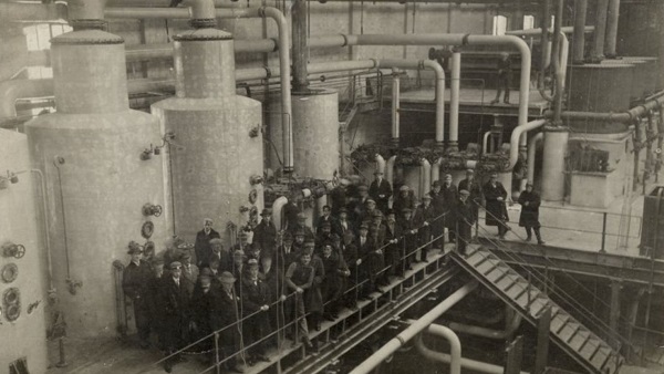 Workers in the sugar plant of Jelgava in 1920s