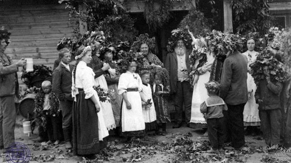 Latvian peasants celebrating Līgo ethnic holiday