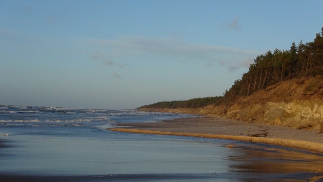 Steep sandy shores are common in Western Courland