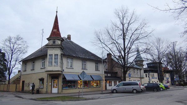 Turn-of-the-20th century townhouses in souther Bulduri, following the towered architecture common in Jūrmala villas