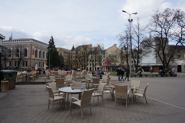 An open air cafe in central Riga
