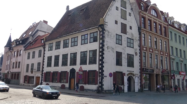 Mecendorf House in Riga, a survivor from the oldest times among somewhat newer buildings