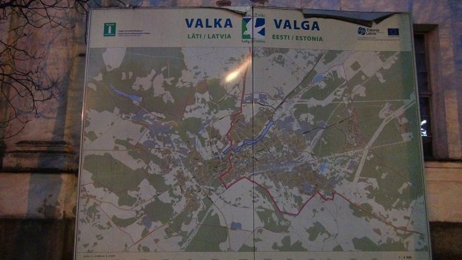 A map of Valka/Valga city with Estonian/Latvian boundary crossing in the middle