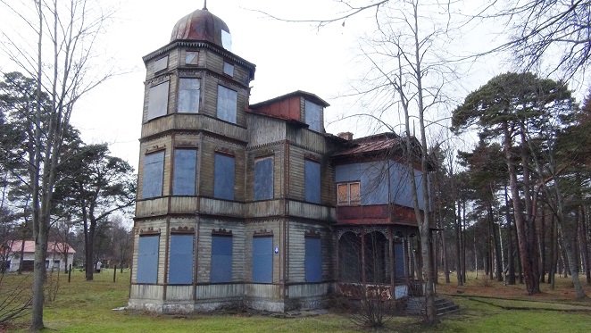 An abandoned villa in Ventspils